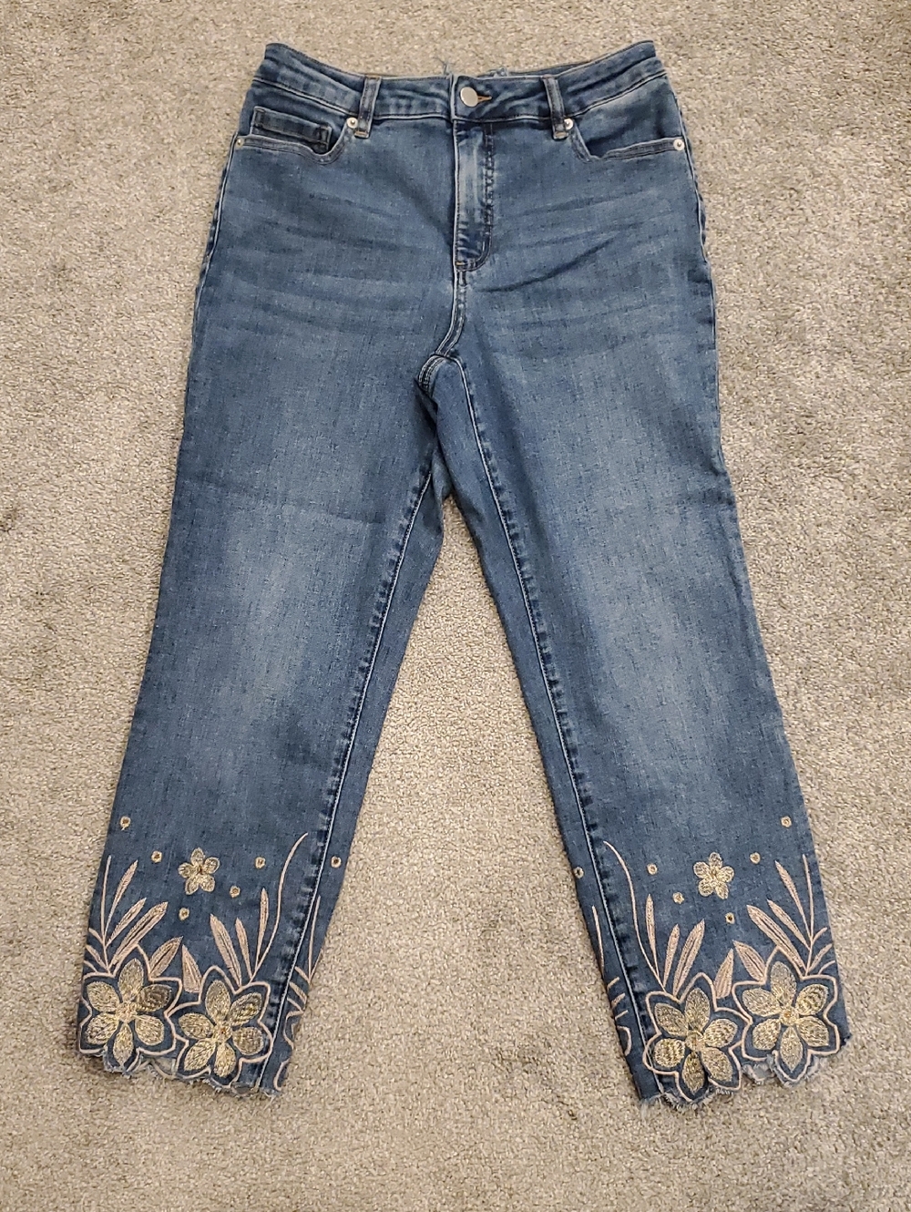 Melanie Lyne, Gorge gold & cream embroidered floral accents waist has been alt.